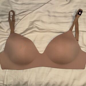 Victoria’s Secret T-Shirt Lightly Lined Wireless Bra